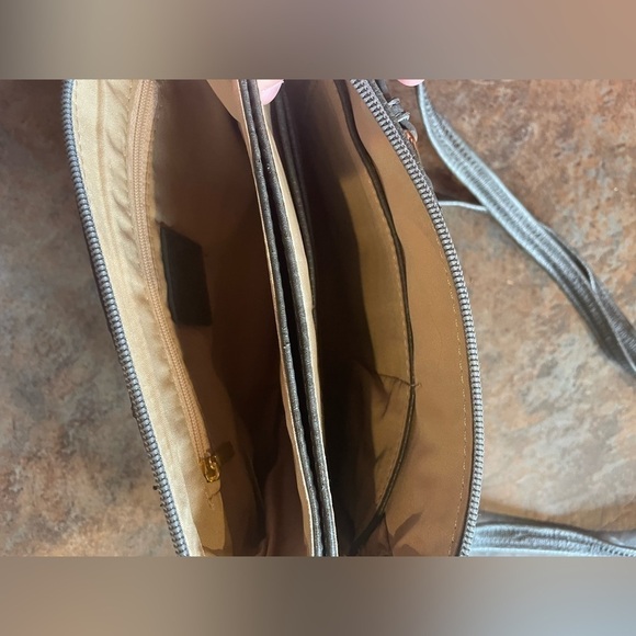 Michael Kors Crossbody - Picture 6 of 9